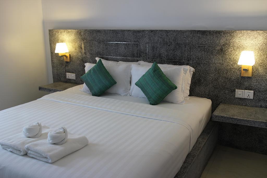 K9 Riverside Hotel Phnom Penh Eksteriør billede