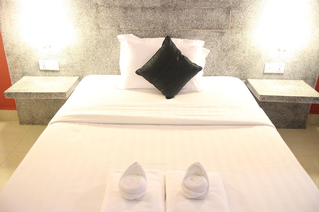 K9 Riverside Hotel Phnom Penh Eksteriør billede