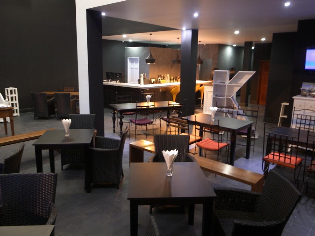 K9 Riverside Hotel Phnom Penh Eksteriør billede