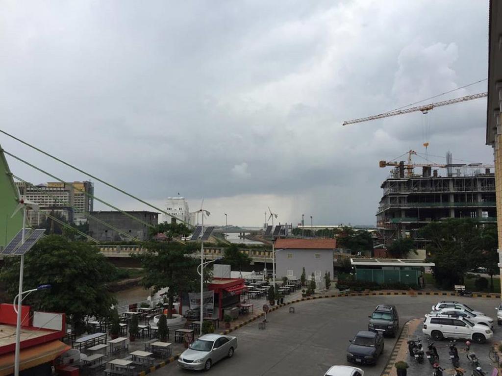 K9 Riverside Hotel Phnom Penh Eksteriør billede