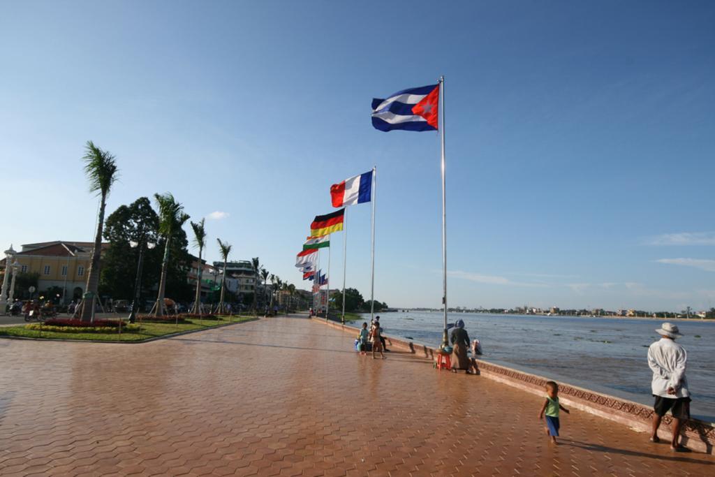 K9 Riverside Hotel Phnom Penh Eksteriør billede